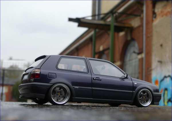 1:18 VW Golf III MK3 VR6 dunkellila metallic + Alus EtaBeta turbo